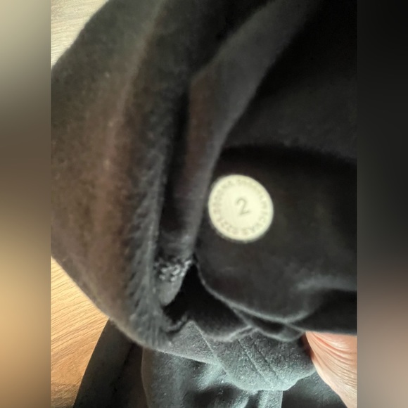 Lululemon Scuba Joggers Like New - Picture 3 of 3